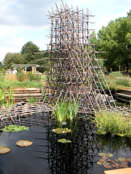 this tower of black bamboo was to add da bit of the New York moment to our western plains.